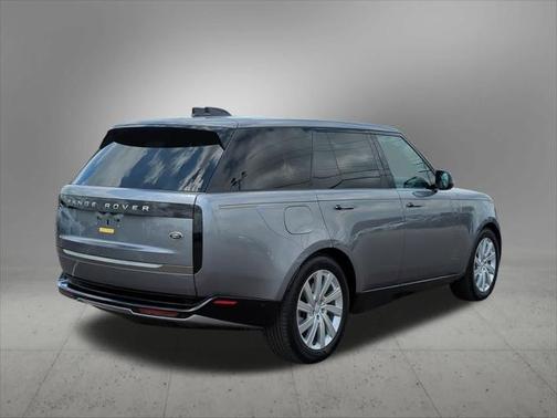 2023 Land Rover Range Rover P440e SE