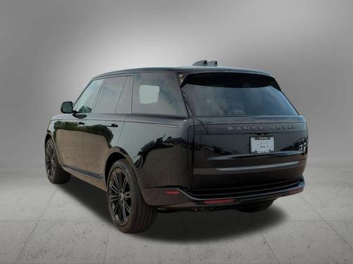 2025 Land Rover Range Rover P530 SE