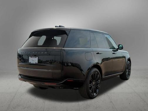 2025 Land Rover Range Rover P530 SE