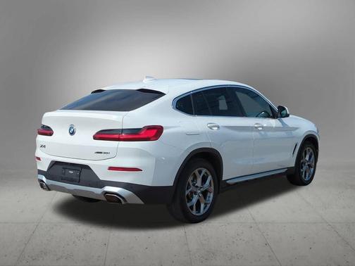 2022 BMW X4 xDrive30i