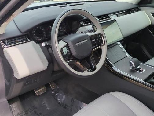 2025 Land Rover Range Rover Velar P250 Dynamic SE