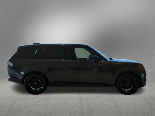 2025 Land Rover Range Rover P530 SE 7 Seat