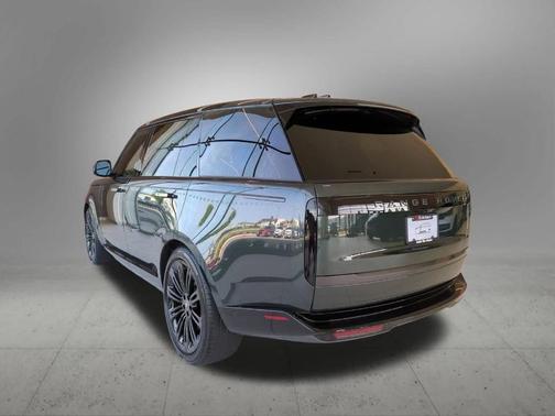 2025 Land Rover Range Rover P530 SE 7 Seat