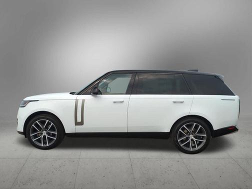 2025 Land Rover Range Rover P400 SE 7 Seat