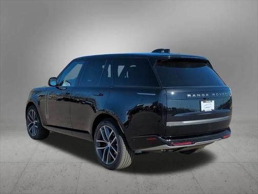 2025 Land Rover Range Rover P530 SE