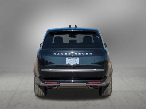 2025 Land Rover Range Rover P530 SE