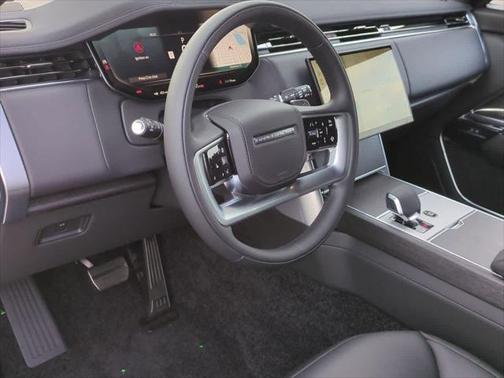 2025 Land Rover Range Rover P400 SE 7 Seat