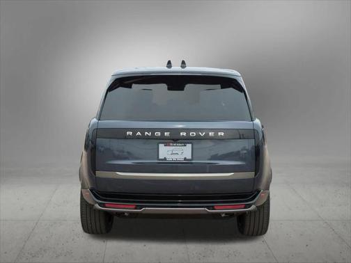2025 Land Rover Range Rover P550e SE