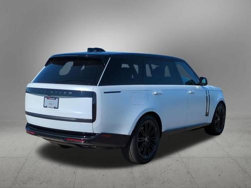 2025 Land Rover Range Rover P530 SE 7 Seat