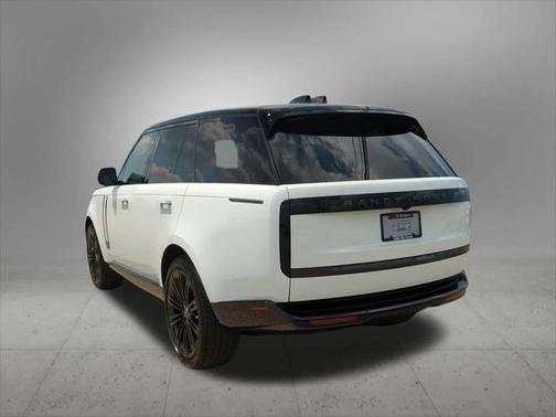 2025 Land Rover Range Rover P400 SE