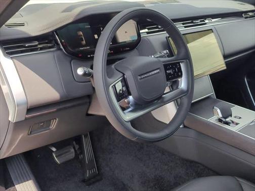2025 Land Rover Range Rover P400 SE
