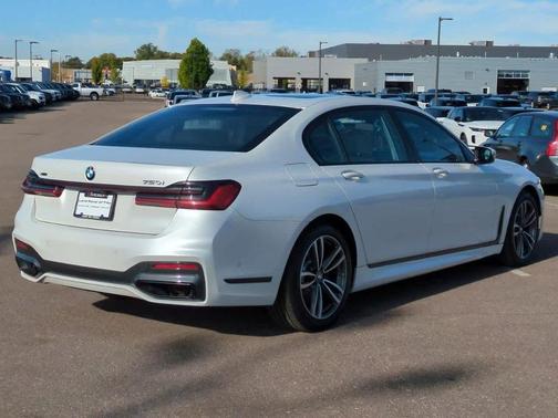 2022 BMW 750 i xDrive