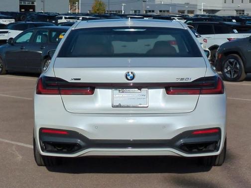 2022 BMW 750 i xDrive