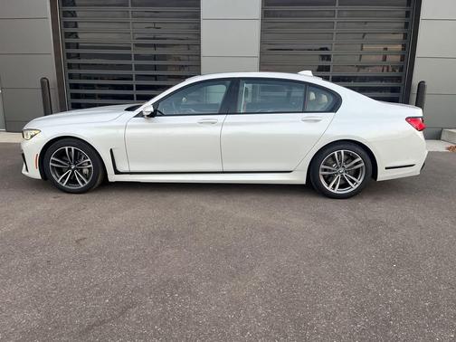 2022 BMW 750 i xDrive