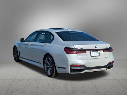 2022 BMW 750 i xDrive