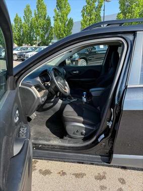 2016 Jeep Cherokee Altitude