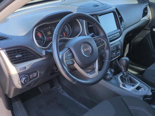 2016 Jeep Cherokee Altitude