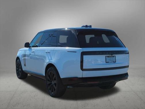 2025 Land Rover Range Rover P550e SE
