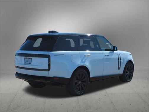2025 Land Rover Range Rover P550e SE