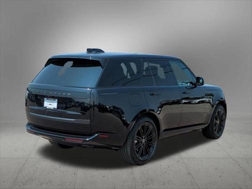 2025 Land Rover Range Rover P400 SE