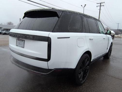 2026 Land Rover Range Rover SE