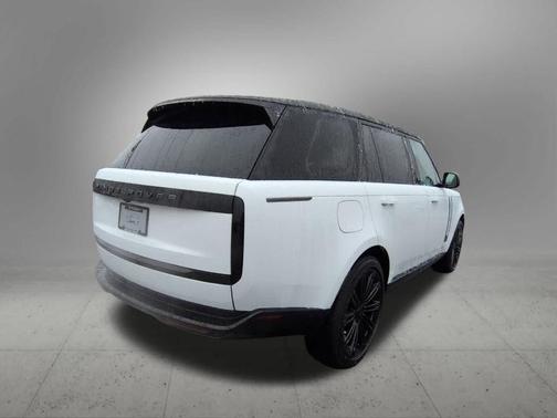 2026 Land Rover Range Rover SE