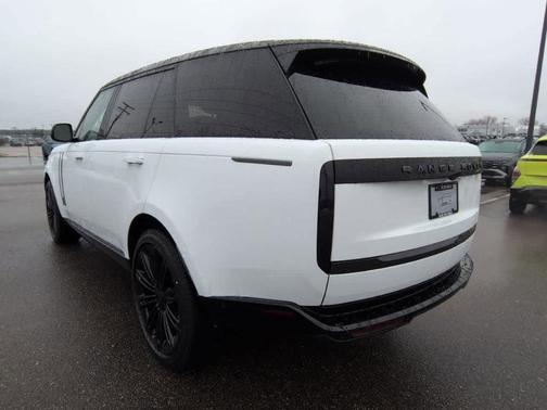 2026 Land Rover Range Rover SE