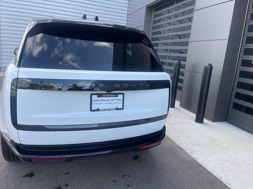2025 Land Rover Range Rover P530 SE