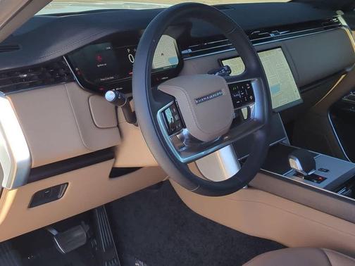 2025 Land Rover Range Rover P530 SE