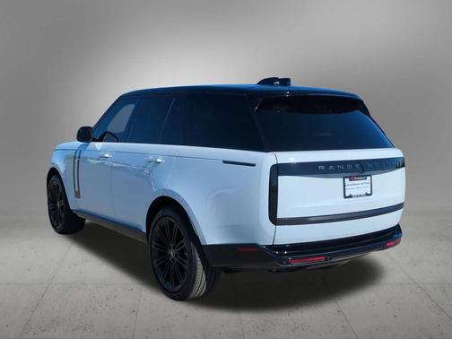 2025 Land Rover Range Rover P530 SE