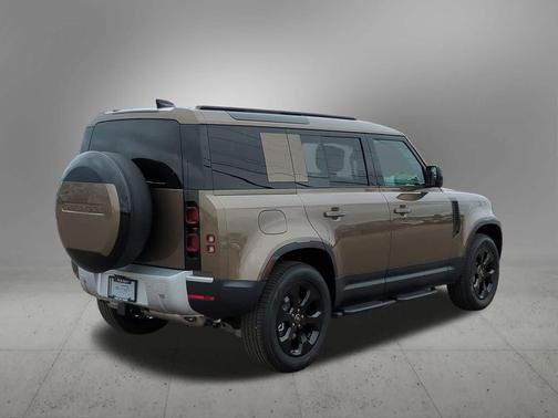 2025 Land Rover Defender P400 S