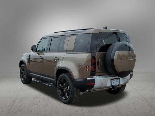 2025 Land Rover Defender P400 S