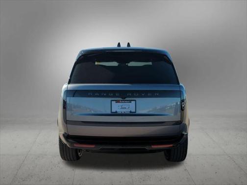 2025 Land Rover Range Rover P550e SE
