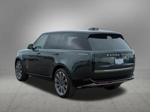 2025 Land Rover Range Rover P530 SE