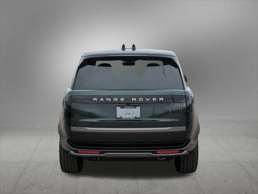 2025 Land Rover Range Rover P530 SE