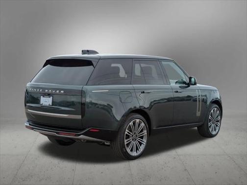 2025 Land Rover Range Rover P530 SE