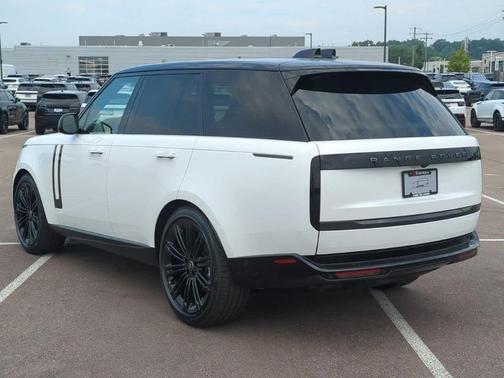 2025 Land Rover Range Rover P400 SE