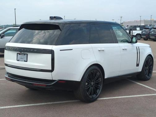 2025 Land Rover Range Rover P400 SE