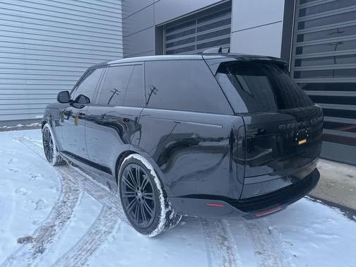 2025 Land Rover Range Rover P400 SE