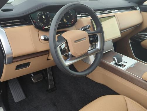2025 Land Rover Range Rover P530 SE