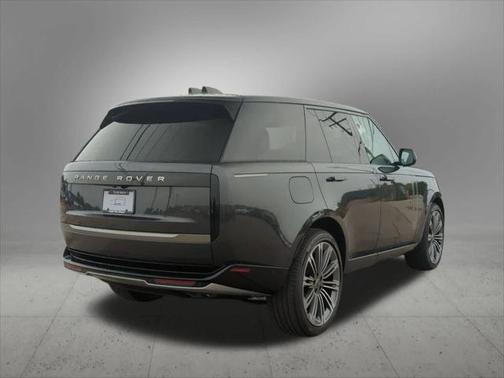 2025 Land Rover Range Rover P530 SE