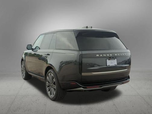 2025 Land Rover Range Rover P530 SE