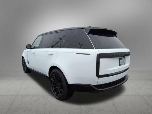 2026 Land Rover Range Rover SE