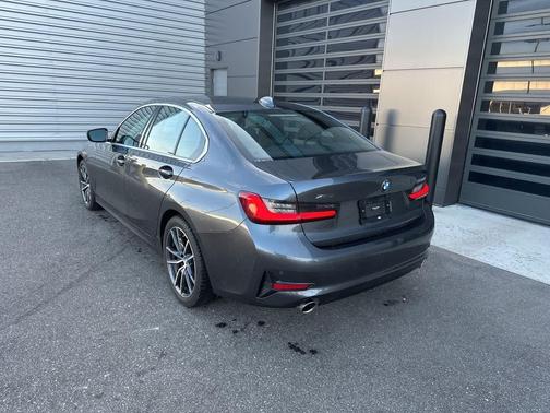 2019 BMW 330 i xDrive
