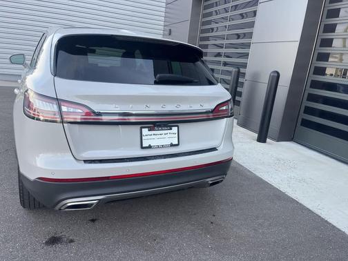 2022 Lincoln Nautilus Reserve