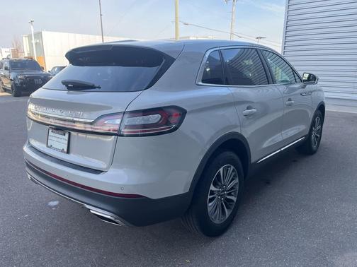 2022 Lincoln Nautilus Reserve