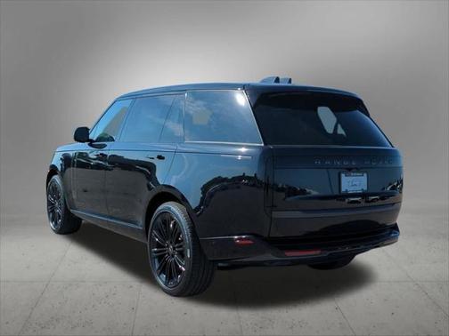 2025 Land Rover Range Rover P400 SE 7 Seat