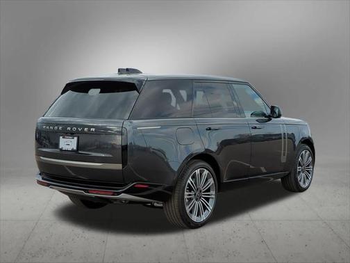 2025 Land Rover Range Rover P530 SE