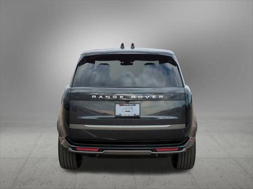 2025 Land Rover Range Rover P530 SE