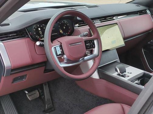 2025 Land Rover Range Rover P530 SE